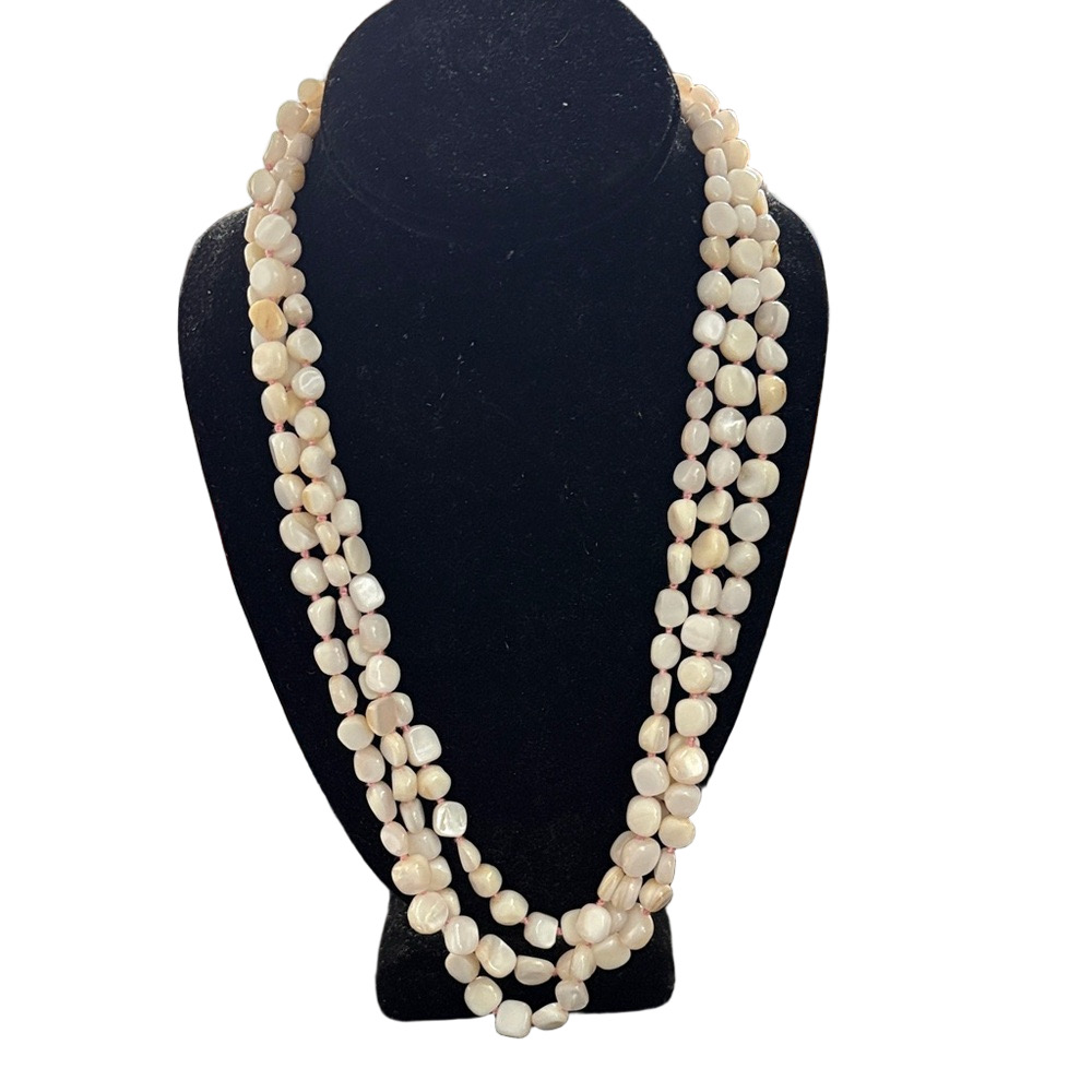 Vintage 3 Strand Couch Shell Nugget High Polish Double Knotted Necklace 1970s - Picture 2 of 13